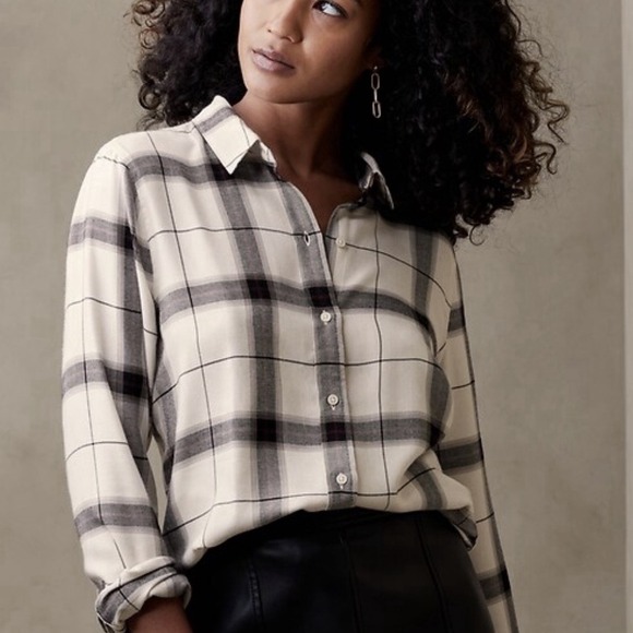 Banana Republic Tops - Banana Republic Shirt Top Boyfriend Fit Button Plaid Long Sleeve Black Off White